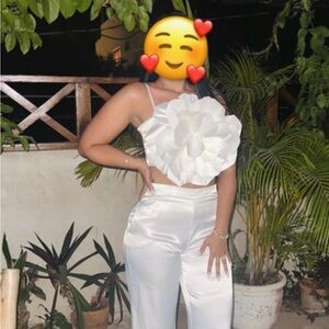 Elegant White Women's Pants and flower top